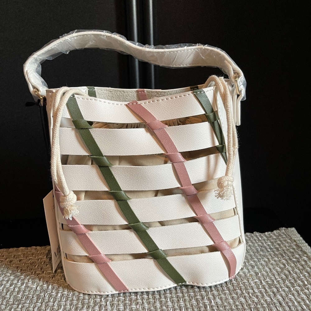 NWT Mersi Vegan Leather Kara Bucket Bag, White